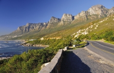 Route panoramique Chapman's Peak Drive près du Cap
