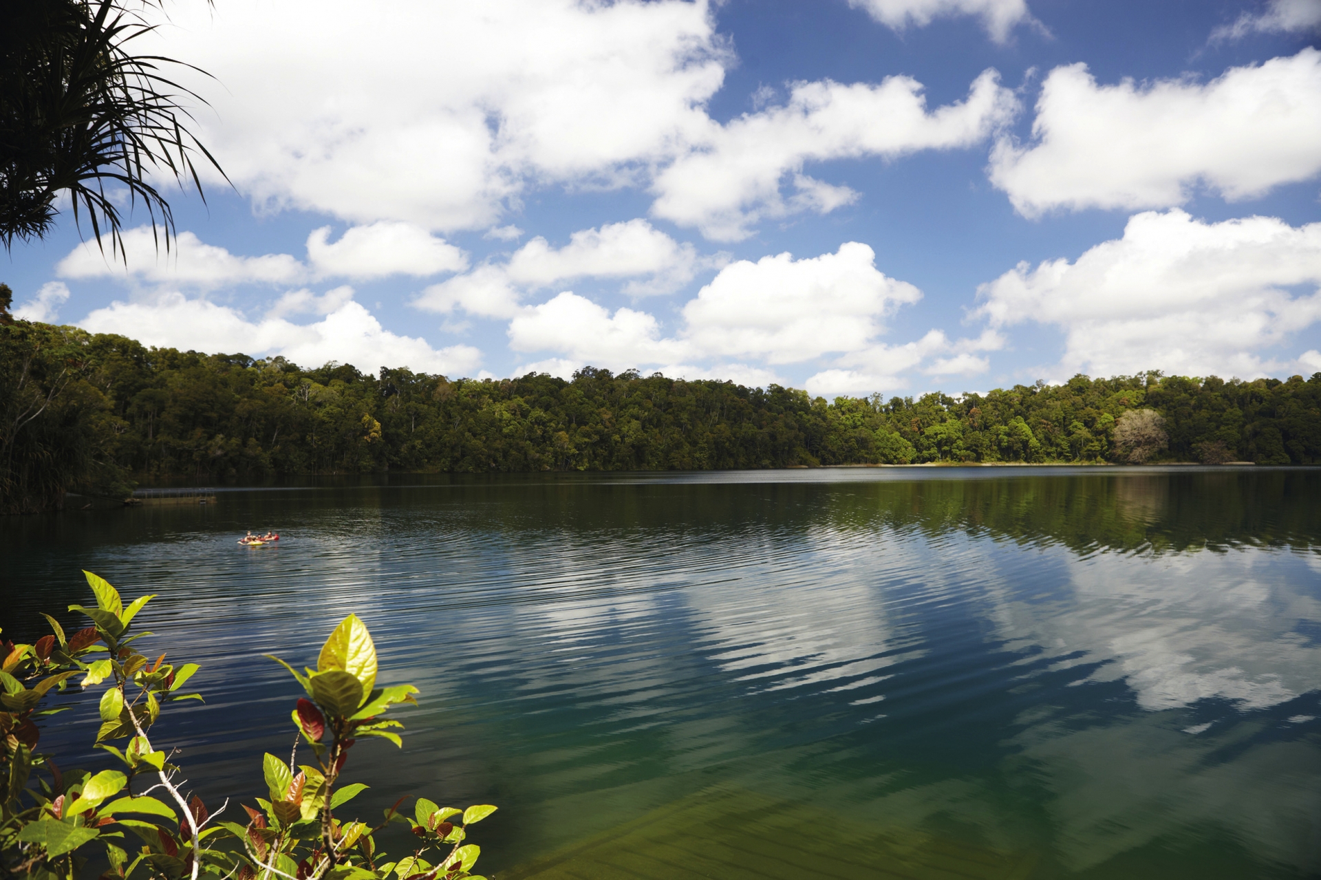Lac Eacham dans les Atherton Tablelands