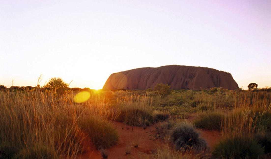 Uluru (Ayers Rock) à contre-jour