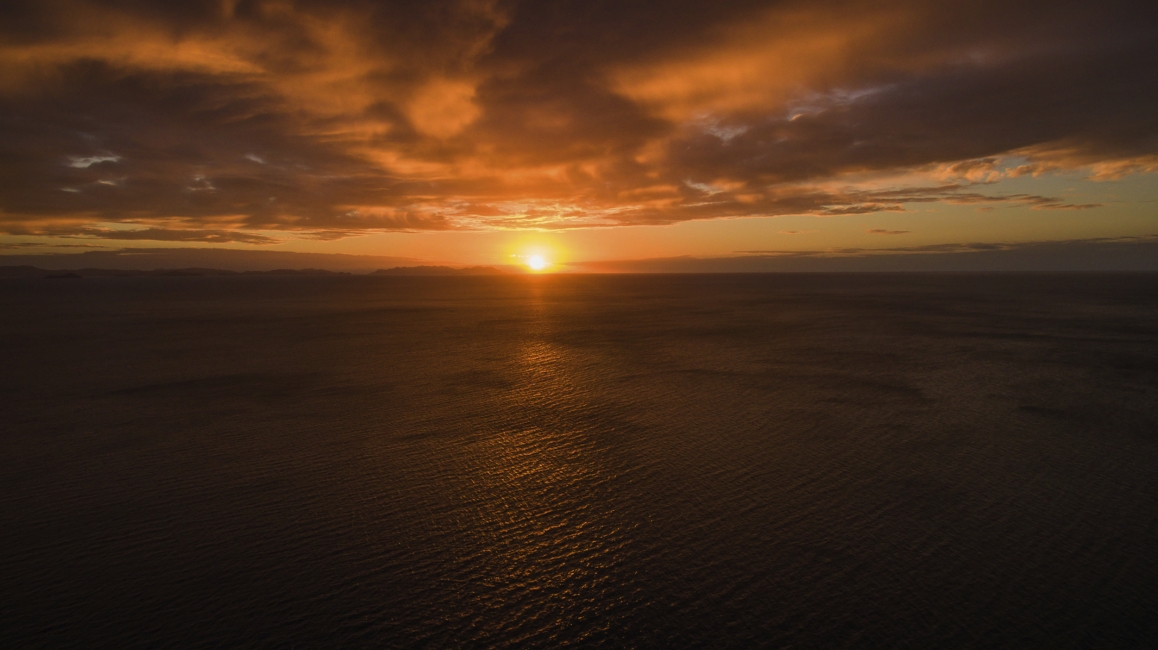 Coucher de soleil en voilier dans les îles Whitsunday
