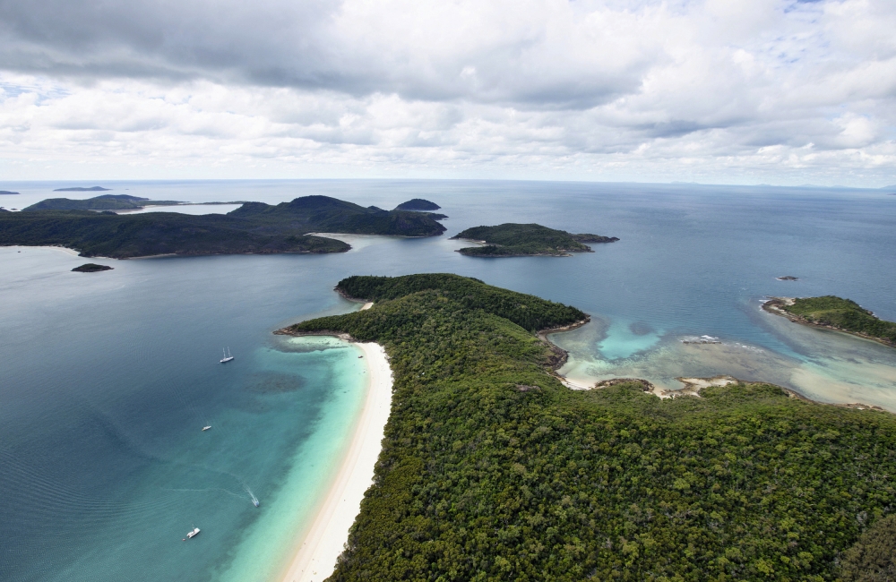 Vue aérienne des îles Whitsunday