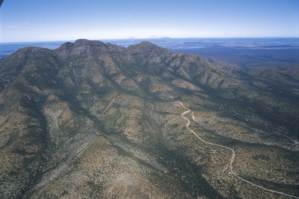 Route sinueuse dans le parc national de Stirling Range